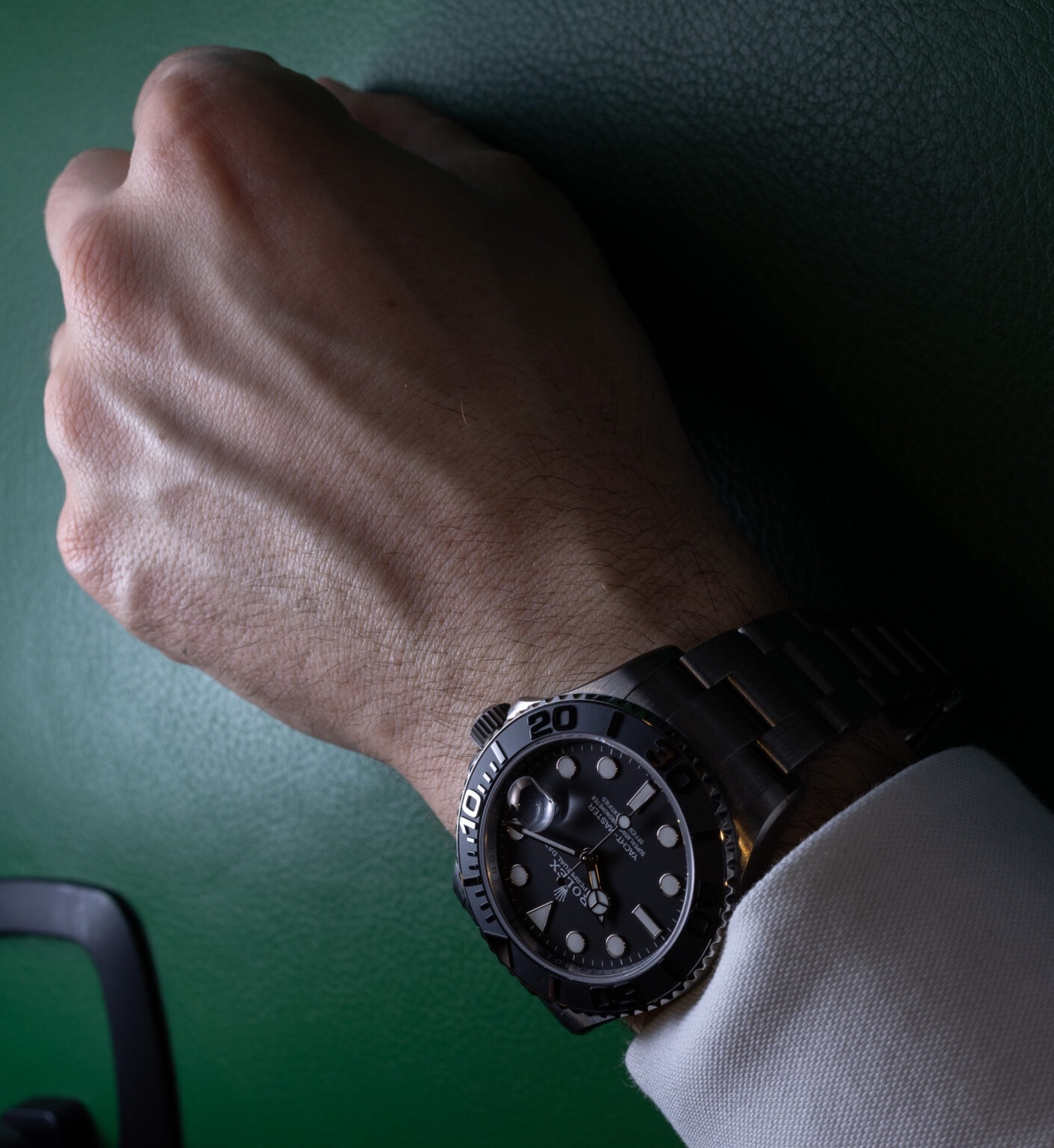 劳力士明确表示，Yacht-Master 42 钛金属的生产范围将受到限制，很大程度上是因为表壳内有太多钛金属部件，尤其是表链，所有这些都需要进行精确匹配的抛光并完成。