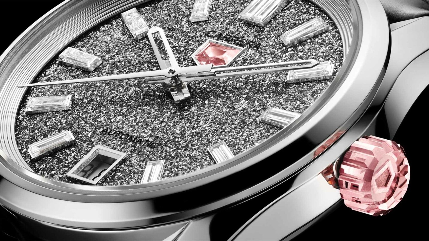 为 TAG Heuer Carrera Plasma Diamant d'Avant-Garde 36mm 提供动力的是该品牌的 Calibre 7 自动机芯。