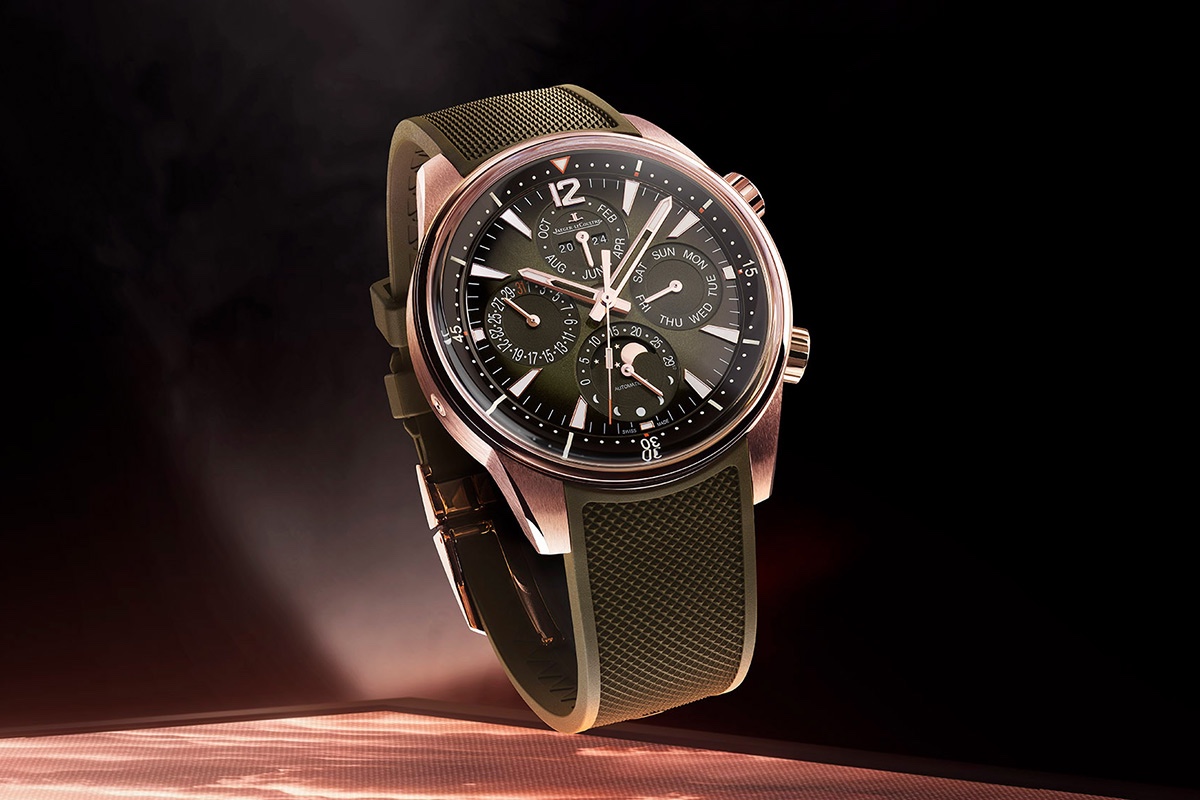 Polaris Perpetual Calendar万年历腕表 18K玫瑰金表壳，表径42毫米，渐变绿色漆面表盘，时、分、秒、万年历(日期、星期、月份、年份)、南北半球月相，积家868型自动上链机芯，动力储存70小时，蓝宝石水晶玻璃镜面及底盖，防水100米，橡胶表带，另附黑色鳄鱼皮表带。
